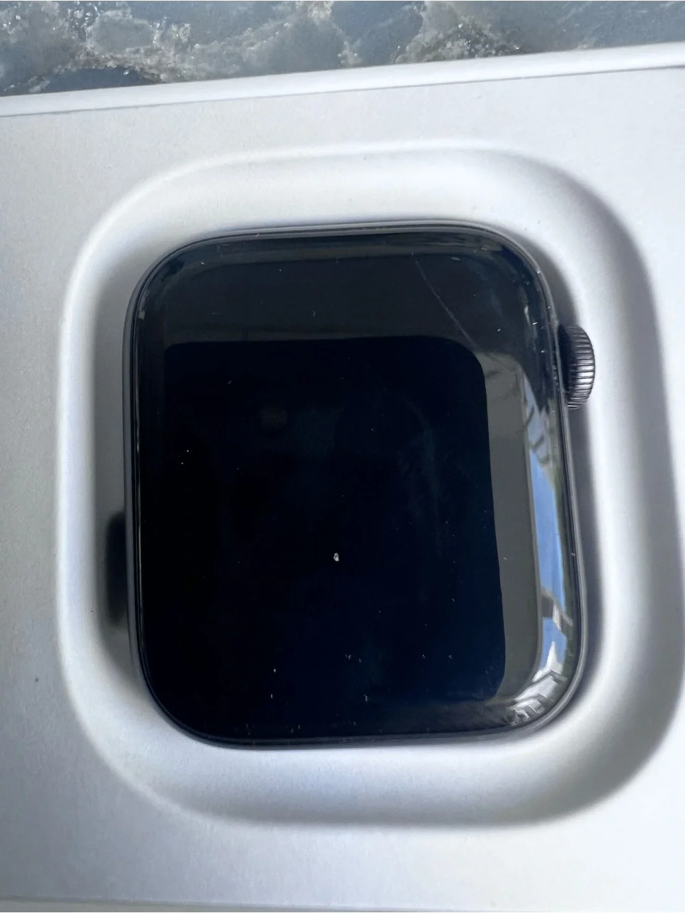 Apple Watch SE 44mm GPS Aluminum Case - Excellent Condition